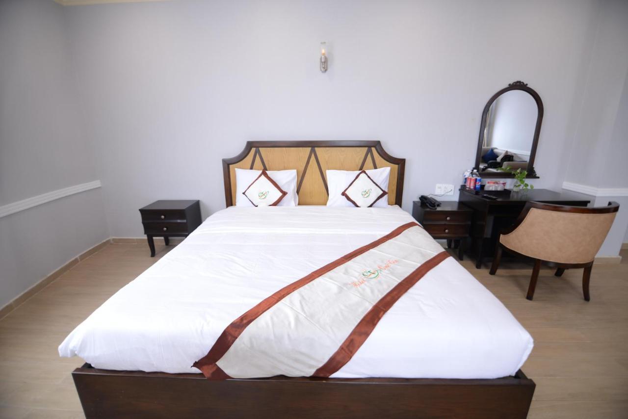 Que Toi Hotel Soc Trang Екстер'єр фото